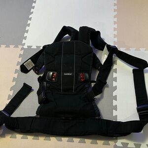 BabyBjörn Black Carrier
